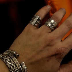 Raven Ring