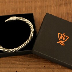 raven bracelet