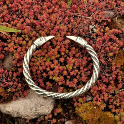 raven bracelet